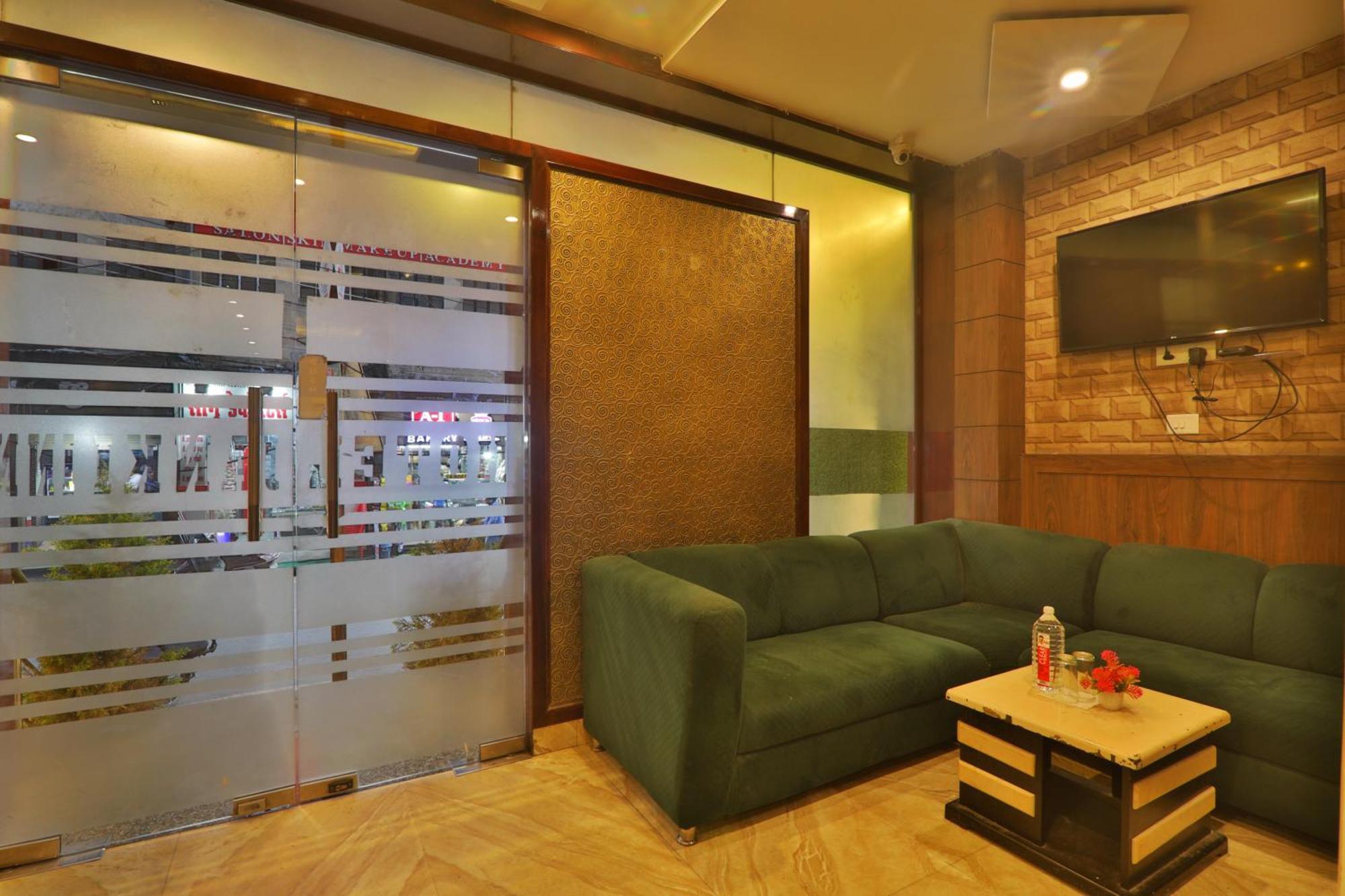 Hotel Janki Inn Sigra 2 Km From Kashi Vishwanath Dham Varanasi Exterior foto