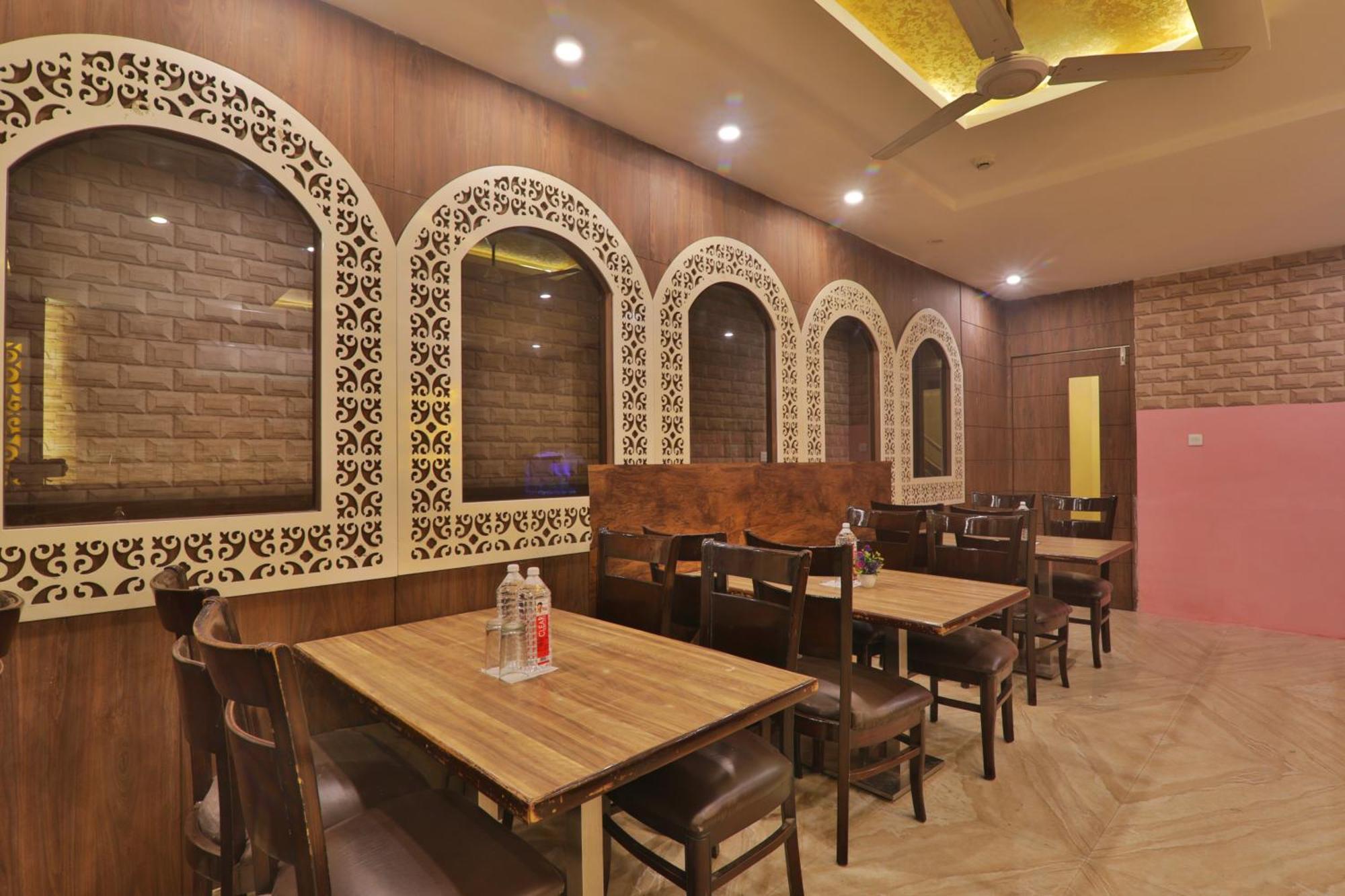 Hotel Janki Inn Sigra 2 Km From Kashi Vishwanath Dham Varanasi Exterior foto