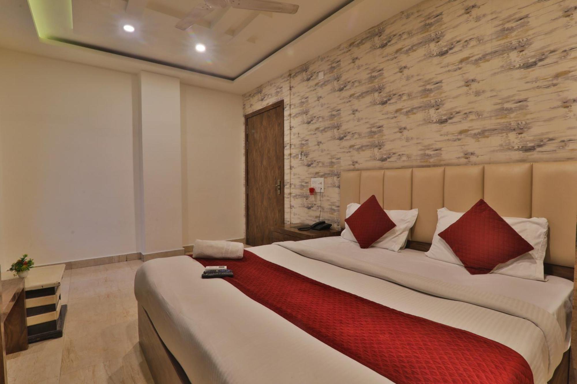 Hotel Janki Inn Sigra 2 Km From Kashi Vishwanath Dham Varanasi Exterior foto